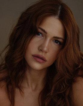 Letícia Augustin as Helena