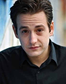 Luca Terracciano as Claudio Curcio