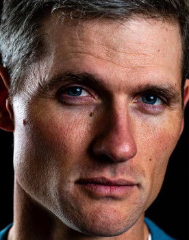 Robert Rogers as Clay