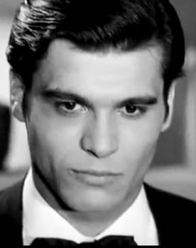 Alkis Giannakas as Manuel Pontikis
