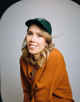Clara Altimas as Carol