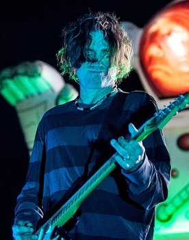 Larry Lalonde as 