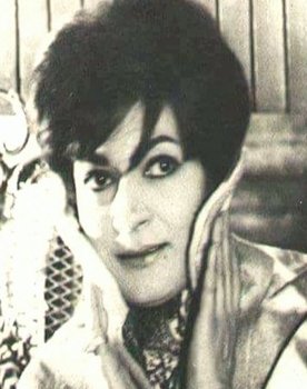 Nabila Qandeel as ثريا