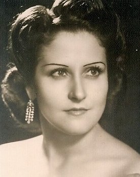 Estrellita Castro as 