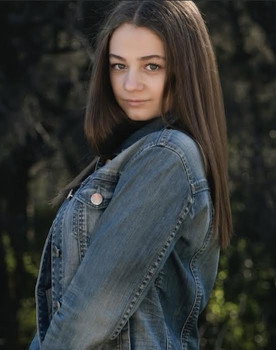 Sienna Lucisano as 