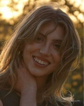 Capucine Pochart as Denise Lamoureux