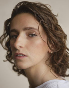 Lydia Canning as Daughter