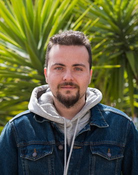 Alexandre Laugier as Tom