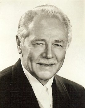 Charles Ruggles as Viscount Gilbert de Varèze