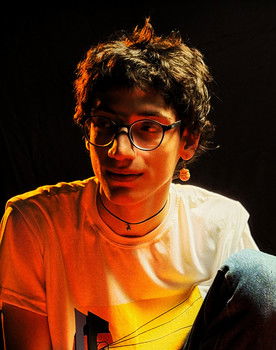 Cauã Martines as Narrador