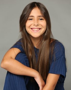 Gala Bichir as Gloria