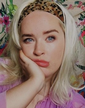 Eve Thomson as Emily