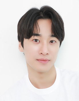 Sin Woo-gyeom as Woo Sang-hyun