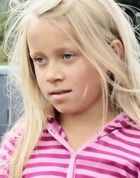 Izetta Merriman as Sophie