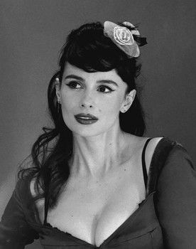 Dragana Levenska as Eva