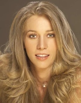Mónica Dossetti as Sonia