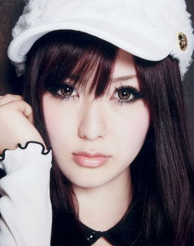 Eri Kitamura as Uni / Black Sister (voice)