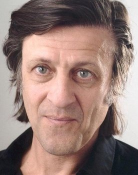 Didier Lesour as Parizot