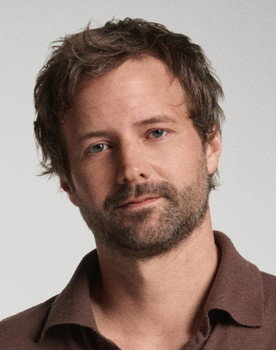 Ross Duffer as Kwei's Ship Computer (voice)