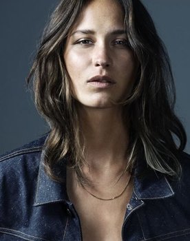 Emma Leth as Viola