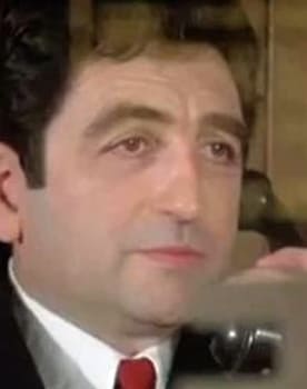 Mario David as Charlot l'élégant