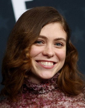 Sophia Lillis as 