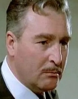 Marco Perrin as Alfred Gomez