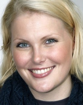 Marte Hedenstad as 