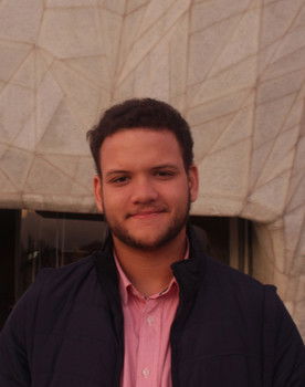 Arthur Gustavo as Léo