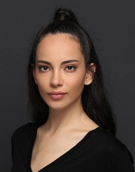 Bilgi Aydoğmuş as Kırçiçek