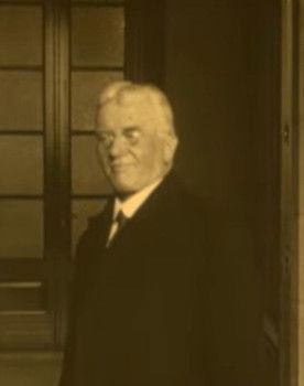 Dr. Samuel Donovan as Profesor jubilado