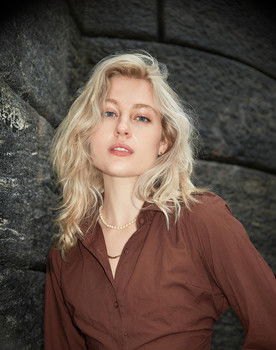 Emma Orr as Victoria