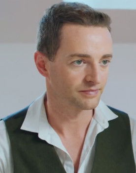 Paul Stone as Sam / Gloria