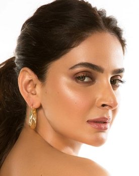 Saba Qamar as Dania