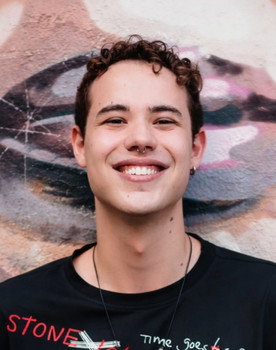 Gusta Aguiar as Nando