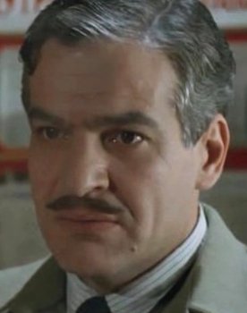 Valeriy Barda-Sklyarenko as администратор гостиницы