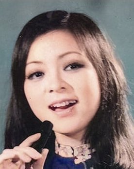 Ái Vân as Nhung