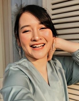 Devi Kinal Putri as Kinal