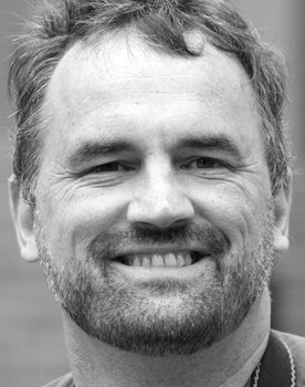 Oliver Scholl as Self - concept designer (Stargate)