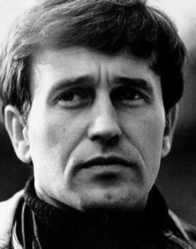 Jan Nowicki as Zygmunt Brzeziński, technolog na "Rybaku Morskim"