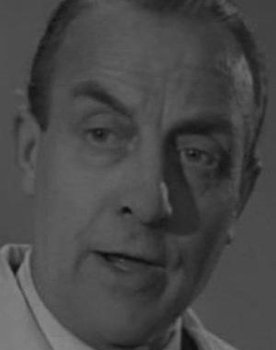 Frank Forsyth as Chief Yeoman Warden