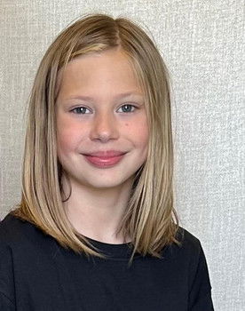 Raewynn Martel as Young Cadence