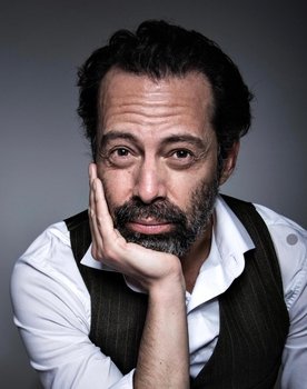 Fernando Arze Echalar as Gustavo