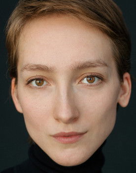 Anastasia Shukevich as Liza