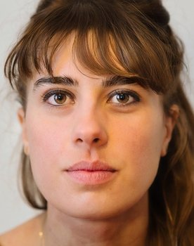 Donatienne Amann as Léa