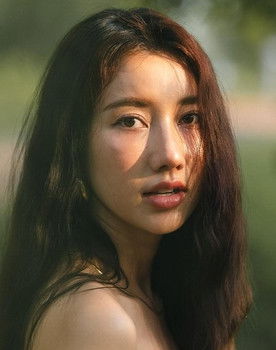 Thanwaporn Nasombat as 