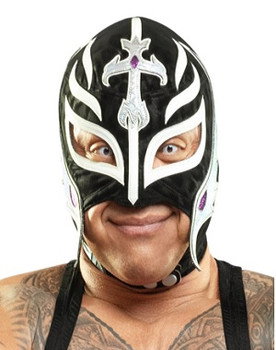 Óscar Gutiérrez Rubio as Rey Mysterio