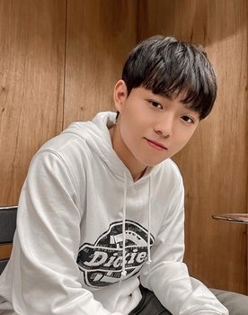 Shine Huang as Wu Kenzheng