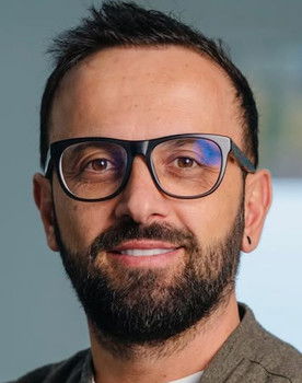 Ridvan Murati as Herr Osmani