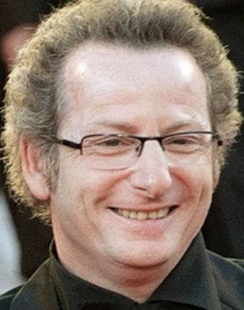 Mathieu Schiffman as Gilles